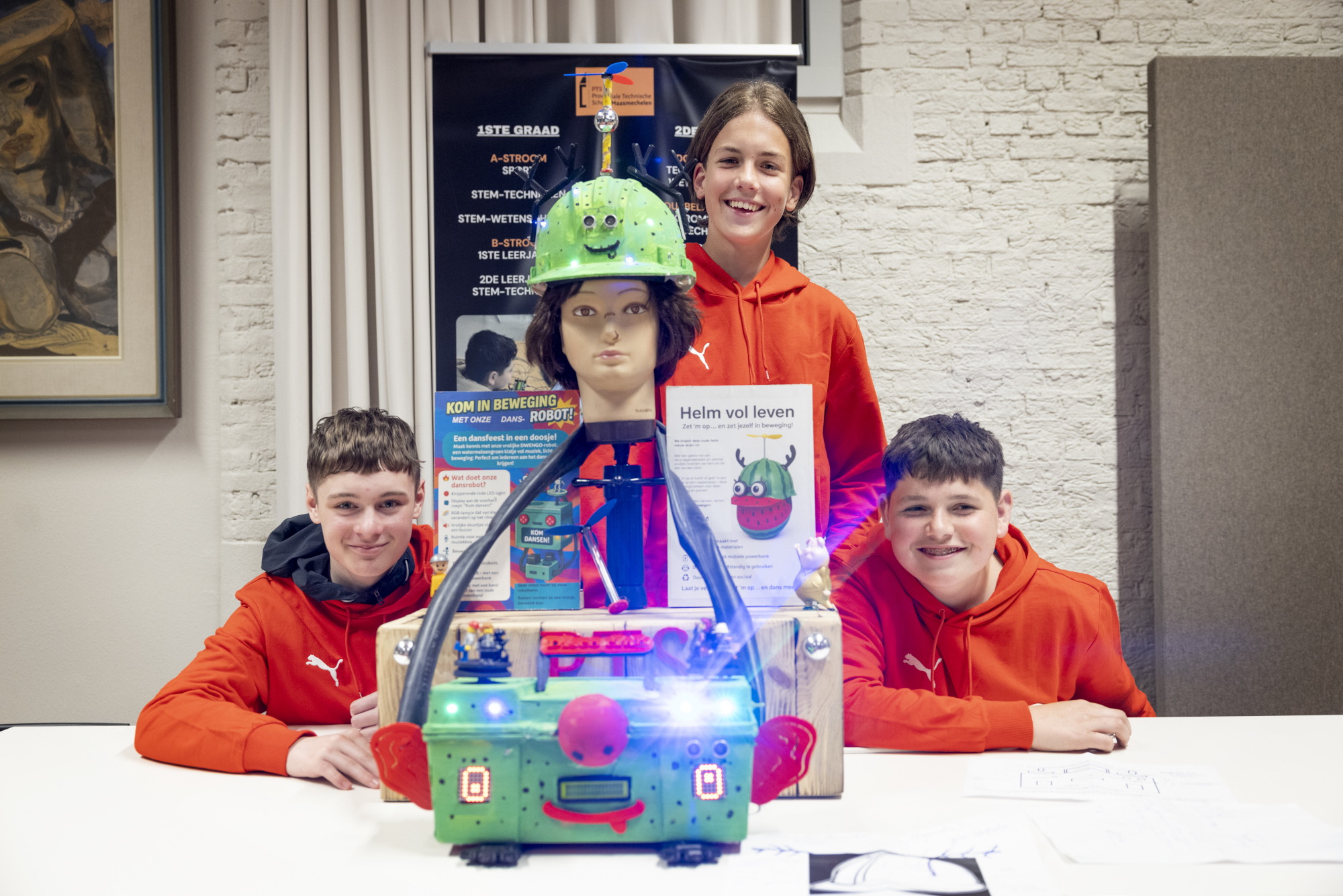 Dancing robot by VET students.